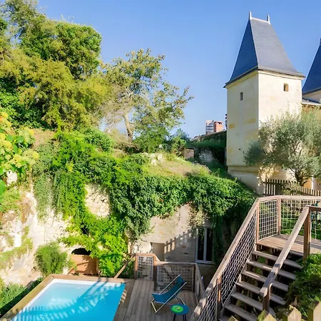 Logis Escale - Grand - Piscine 펜션 *